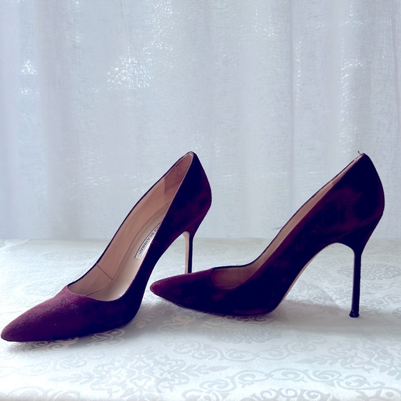 Manolo Blahnik wine suede heels-pairs great with fall and the holidays - Picture 1 of 5